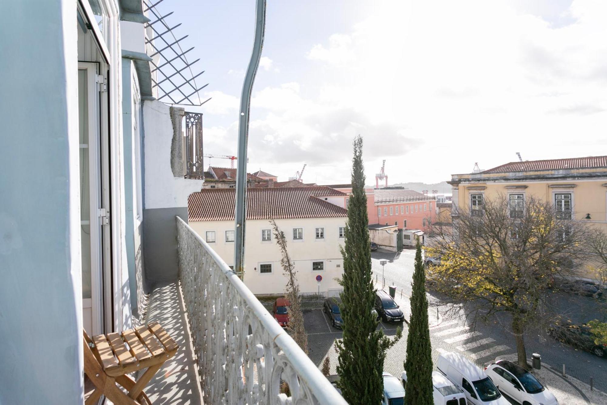 Apartamento Beautiful Small Penthouse With Air Conditioner! Lisboa