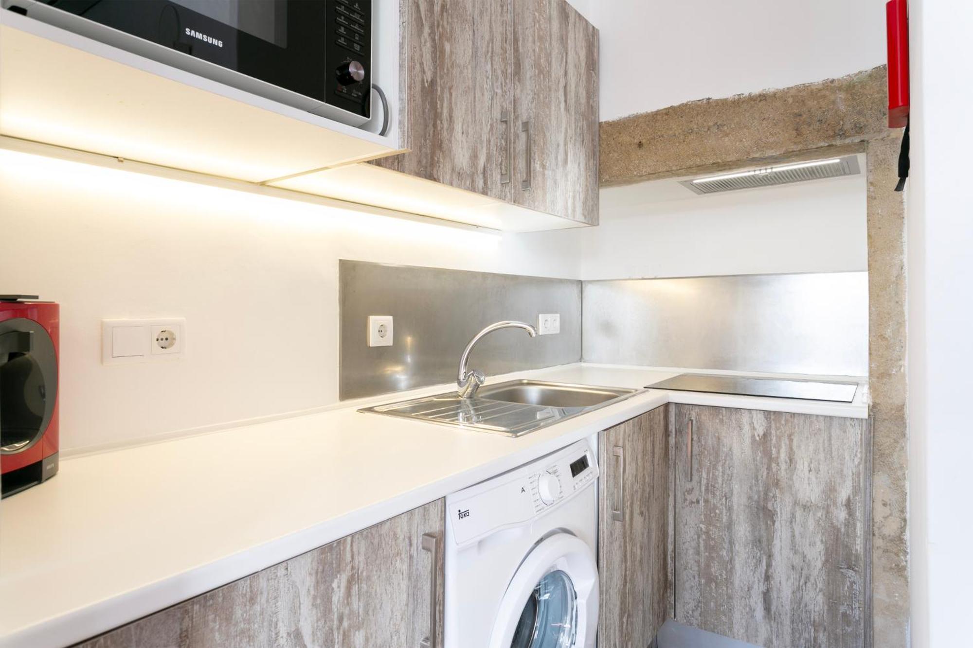 Beautiful Small Penthouse With Air Conditioner! Apartamento *